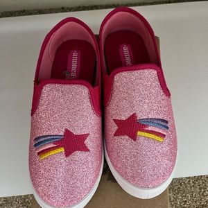 Girls’Shoes size 1